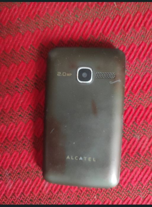 Telefon  Alcatel cu touchscreen și camera