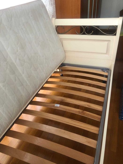 Vand pat MobExpert de o persoana