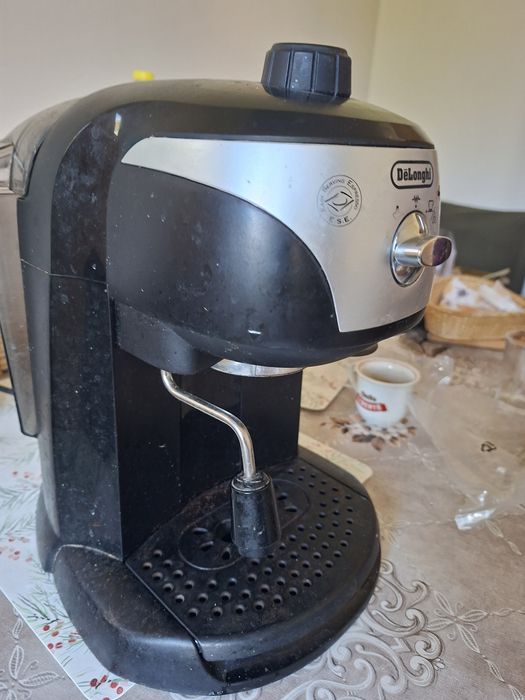 Кафемашина с цедка delonghi