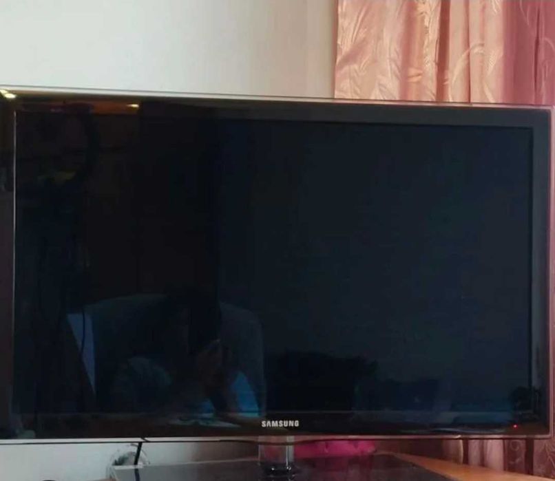 Продам телевизор самсунг , не смартфон