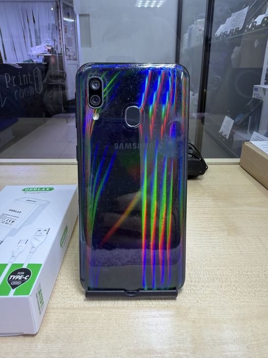 Samsung Galaxy A40-64 gb