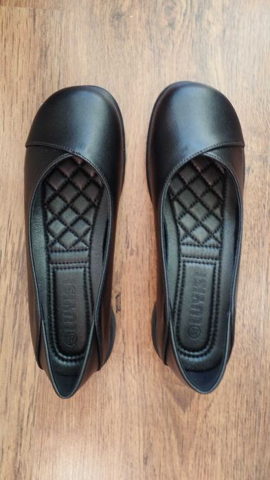 Дамски черни обувки.  37 номер.