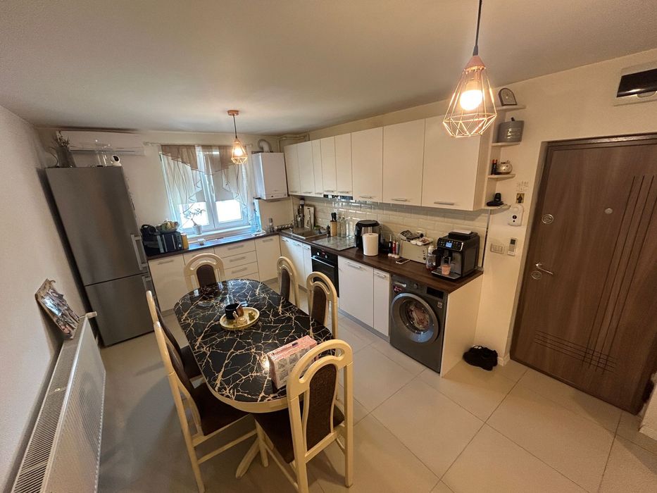 Apartament 3 camere,76mp,renovat complet,mobilat la comanda,Orastie