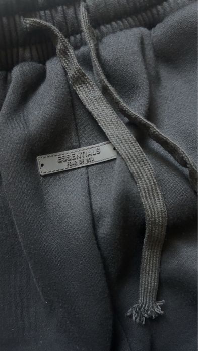 Pantaloni Essentials
