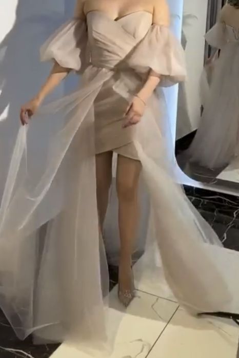 Платье светло-розового цвета