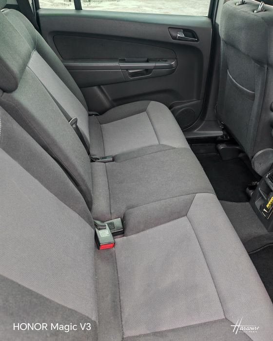 Opel Zafira B ..