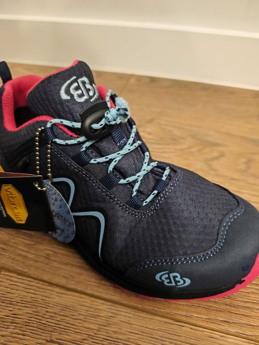 Туристически обувки Vibram