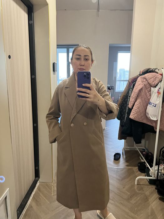 Польто бежевое продам
