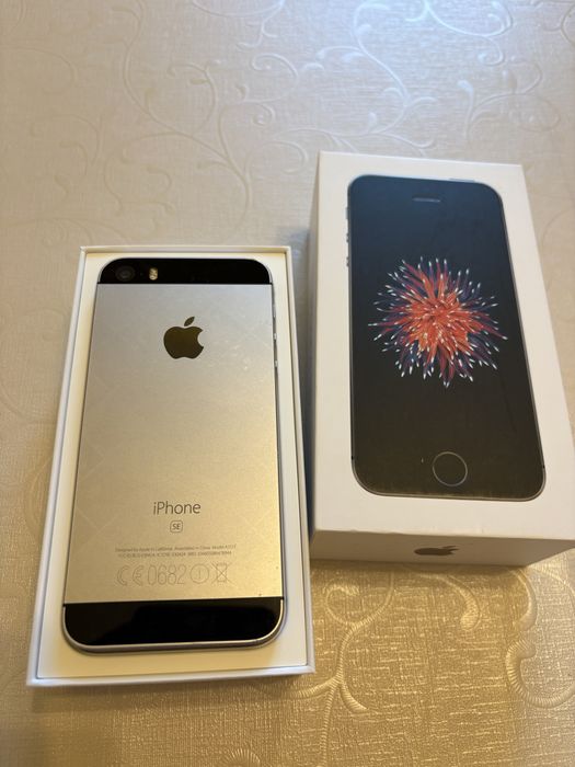 Iphone se 32gb за части