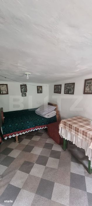 Casa cu doua corpuri