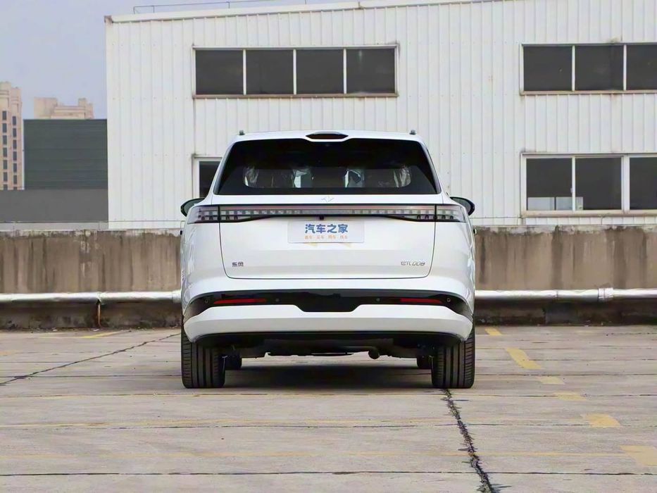 Dongfeng EP008 5-местный ULTRA