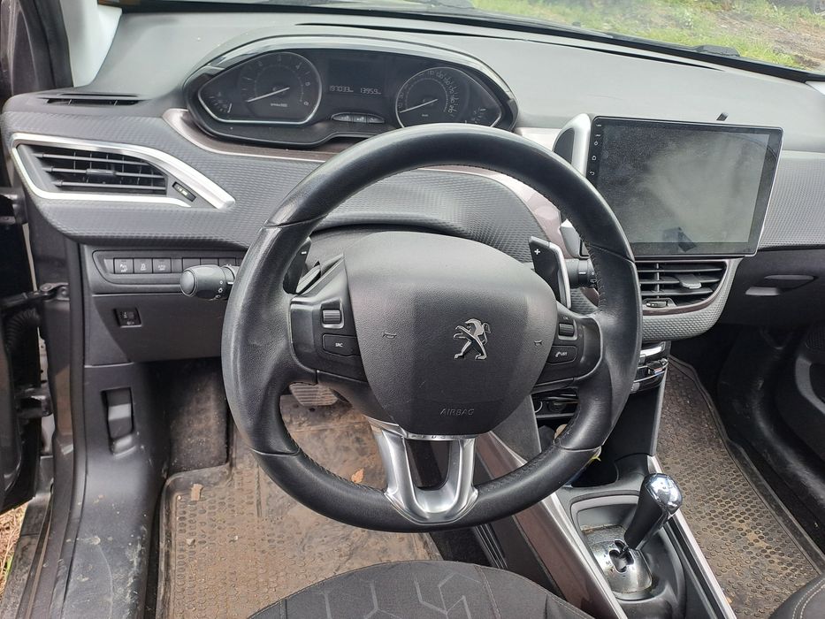 Пежо 2008 на части