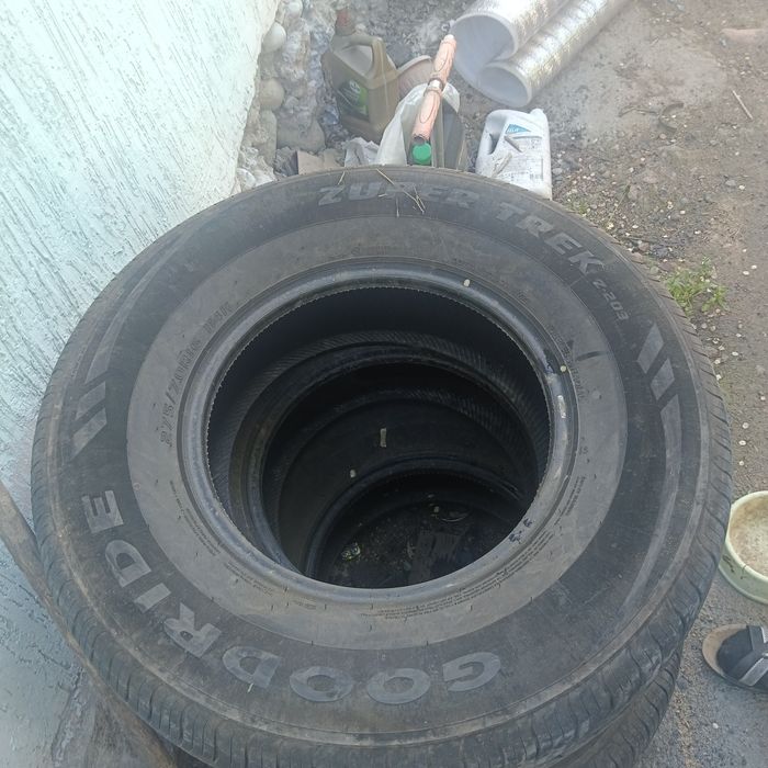 Продам шины на джип