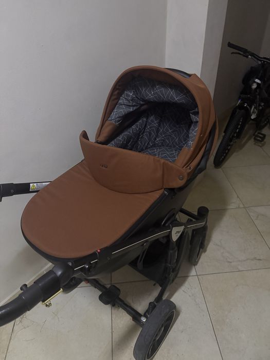 Продам каляску в хорошом состояний