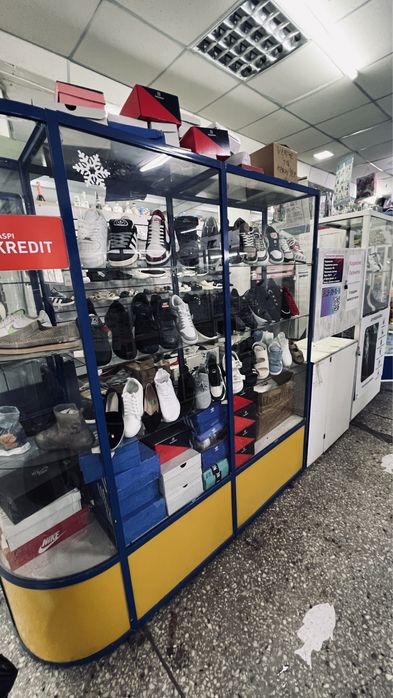 Продаю Витрины 3 шт