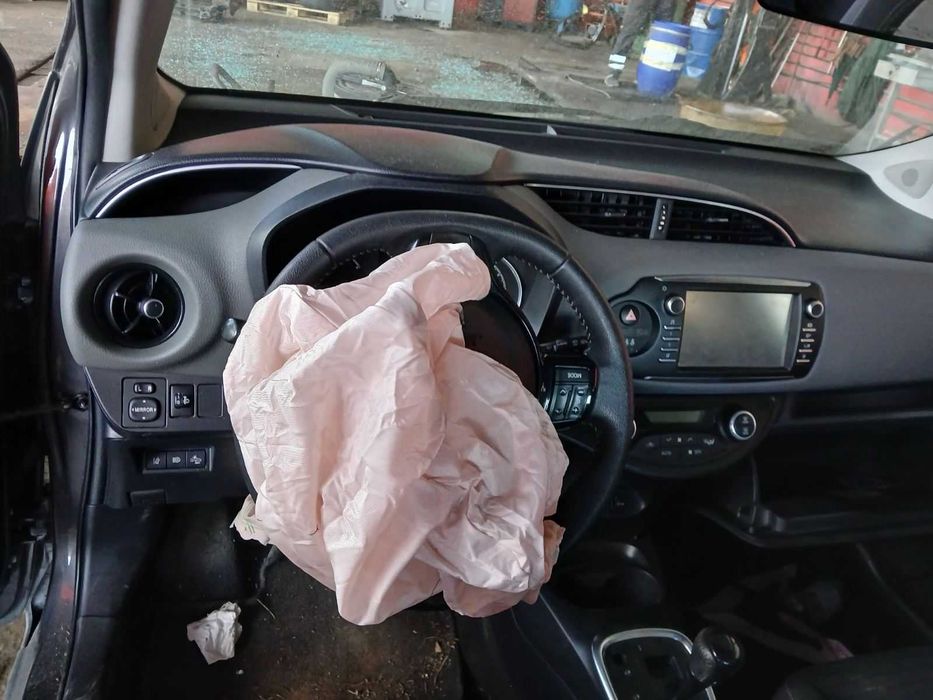 Toyota Yaris 1.5 HIBRID/Тойота Ярис 1.5 хибрид 2018