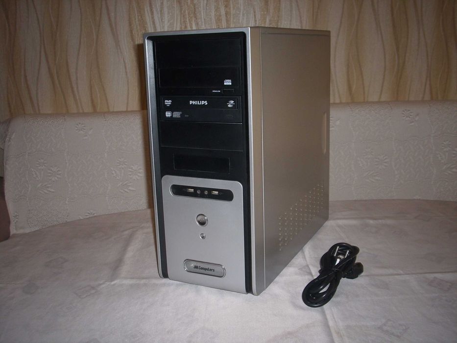 Компютър с "WINDOWS 11"