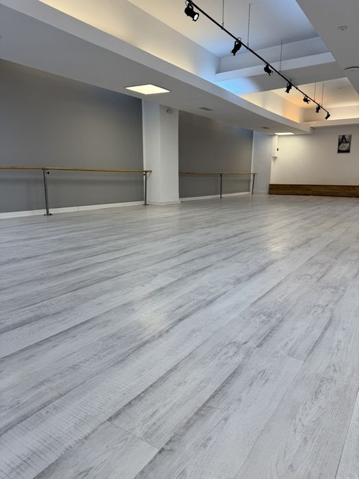 Sala dans - cautam colaboratori