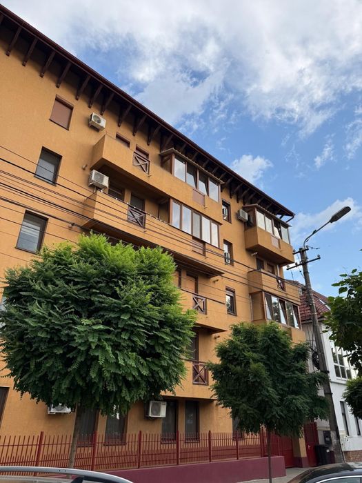 Inchiriez Ap. cu o camera decomandat