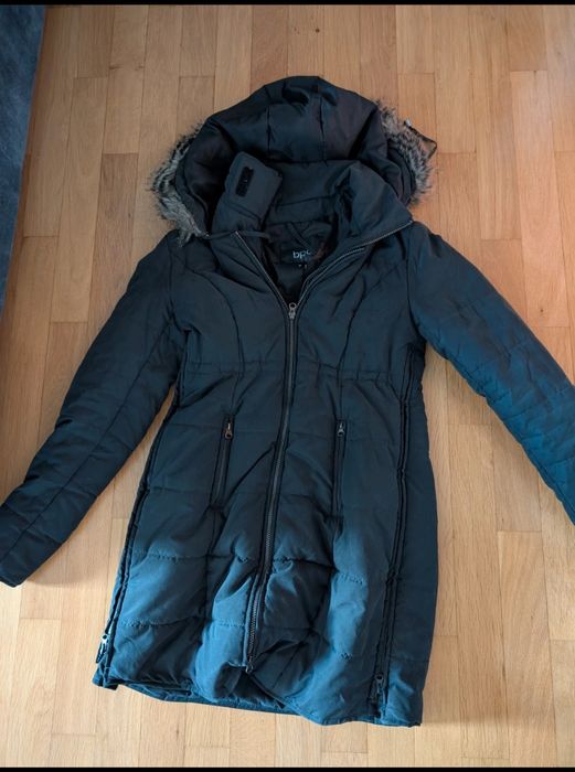 Geacă maternitate Bonprix cu aplicație bebe