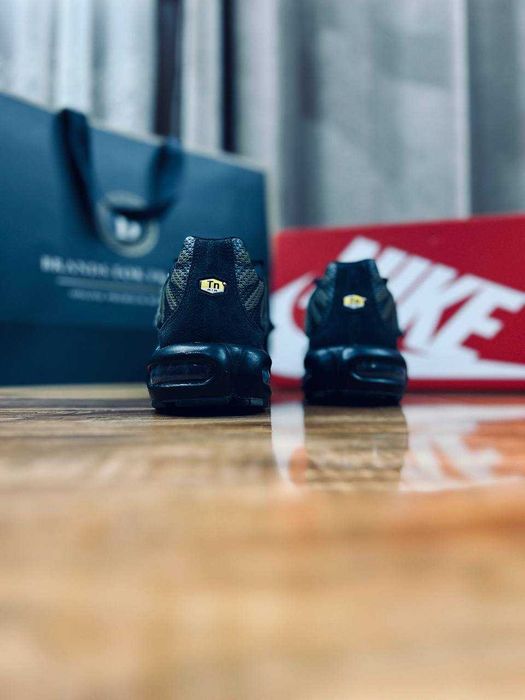 Nike Air Max Plus мужские кроссовки РАЗМЕР 39,40