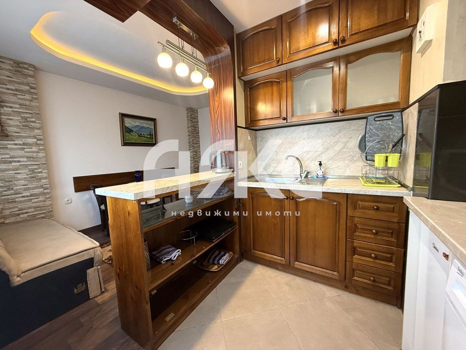 Тристаен обзаведен апартамент в кв. Хиподрума- до МЕТРОСТАНЦИЯ