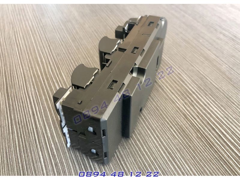 Бутони копчета конзола ел стъкла BMW e60 бмв е60 5 серия бутонера 530