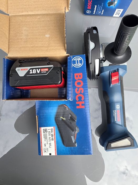 Polizor unghiular Flex Bosch GWS 18V-8 cu acumulator si încărcător