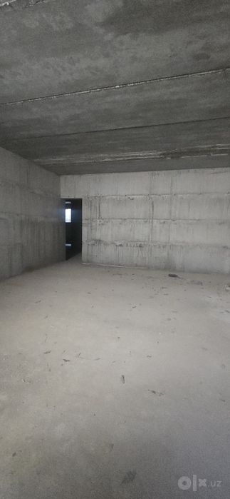 Продаётся  недостроенный ДОМ НА БОЛЬШОМ УЧАСТКЕ В ЧИРЧИКЕ