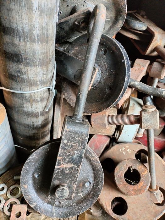 Ролик подвесной стальной