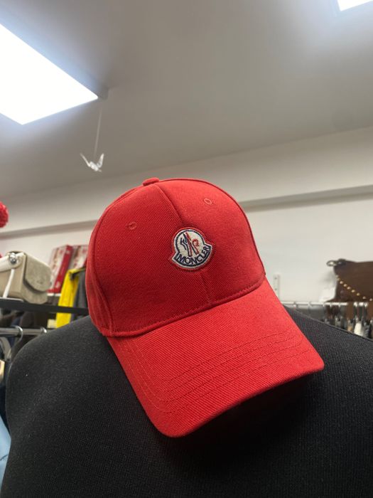 Шапка Balenciaga, Gucci, Dsquared2, Moncler