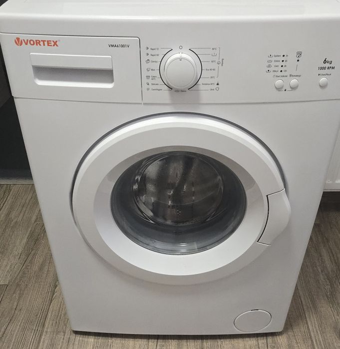 Masina de spalat rufe Vortex VMA61001V, 6 kg, 1000 RPM, 15 programe, F+ Alb folosită utilizată de câteva ori