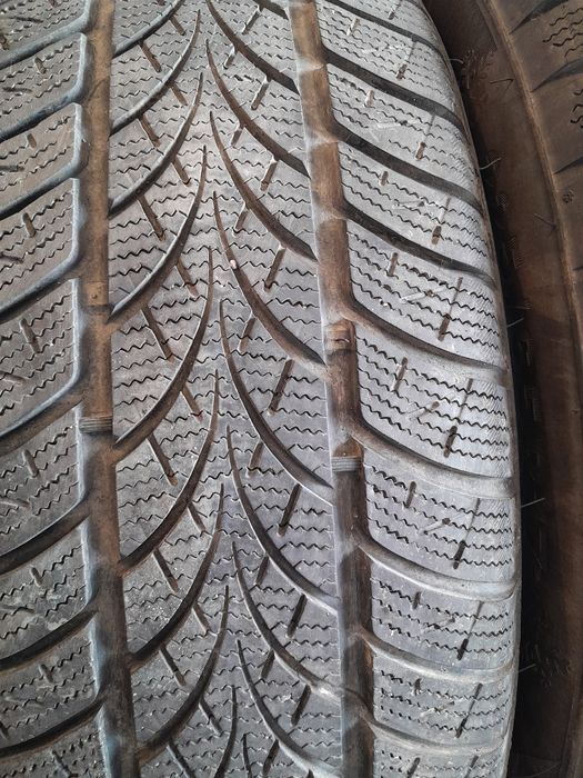 Продам  шины 225/65R17 липучка