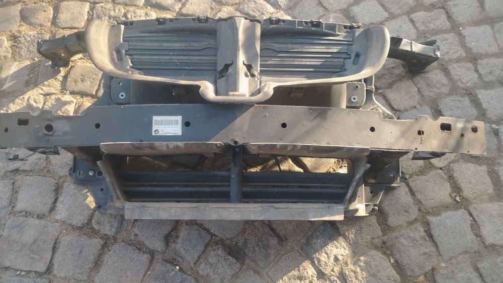 Маска ( очиларка ) , греда МВ е81 е87 / BMW E81 E87