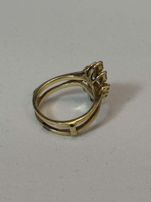 Уникален златен дамски пръстен с диаманти 4.78гр 14к 585