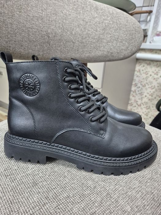 Продам ботинки женские весна -осень