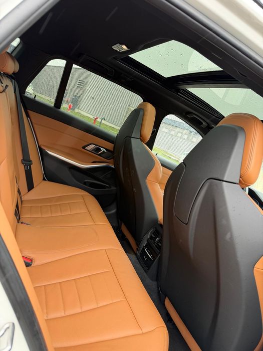 BMW 320 E/Pachet M Plug-in Hybrid 204 C.P./Neon/Panoramic/ Virtual/