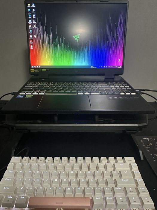 Acer predator helios 16 neo