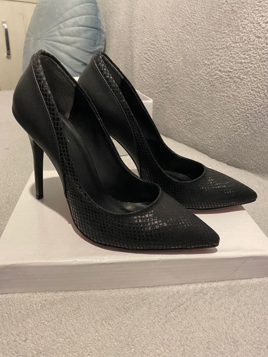 Дамски елегантни обувки на токче