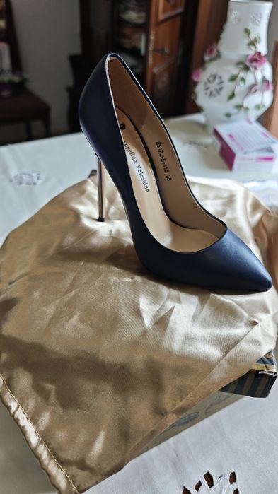 Pantofi stiletto Angelina Voloshina NOI! NR 35!
