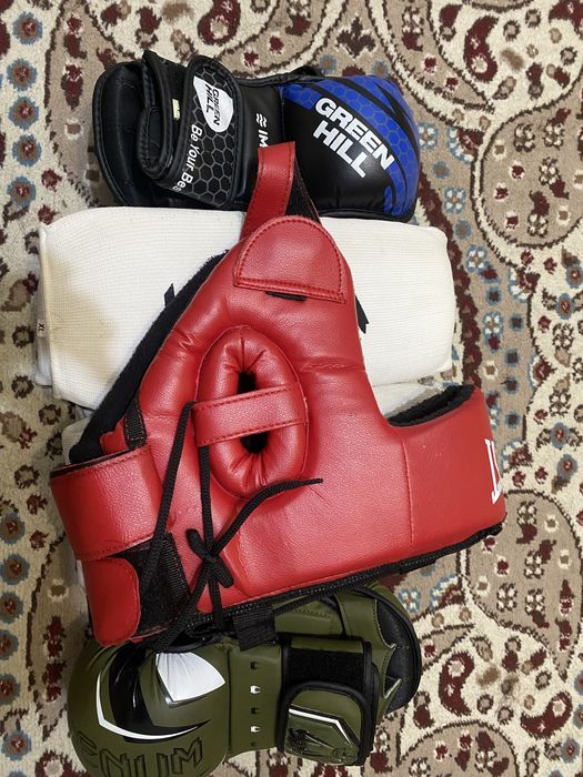 Продам футы и перчатки