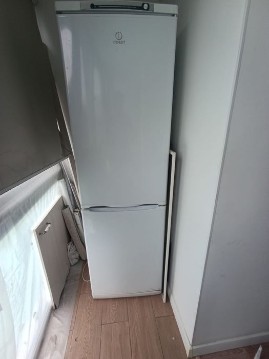 Холодильник INDESIT
