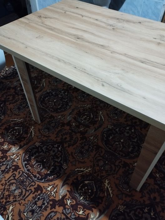 Продам кухонный стол.