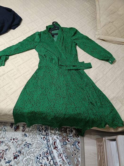 Продам Платье, костюм