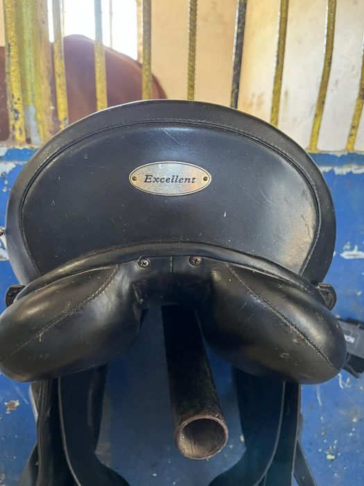 Продавам Kieffer седло за обездка 18'