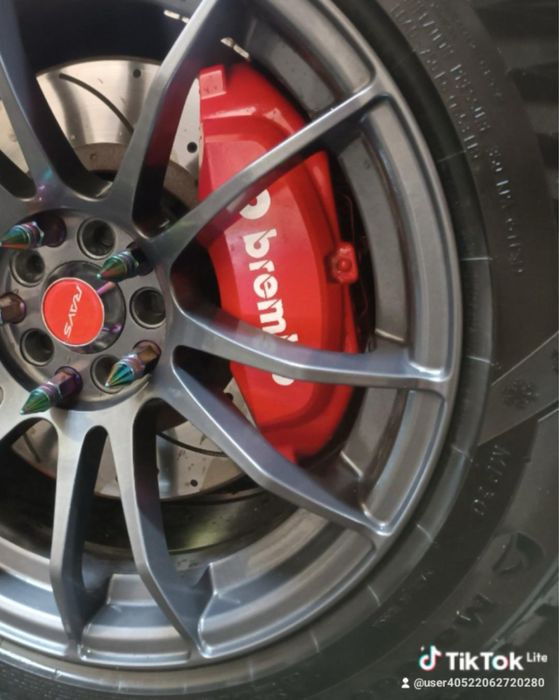 Продам комплект дисков с шинами