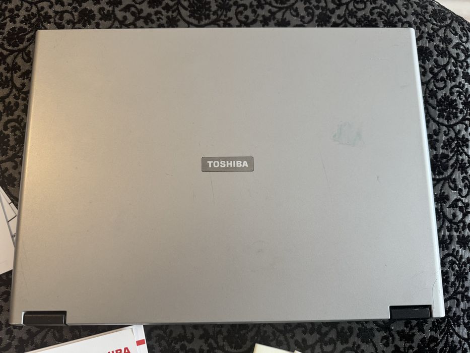 Toshiba Satellite L30-10T + оригинален recovery диск
