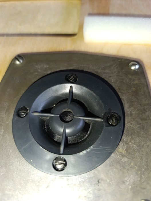 В продаже акустические системы