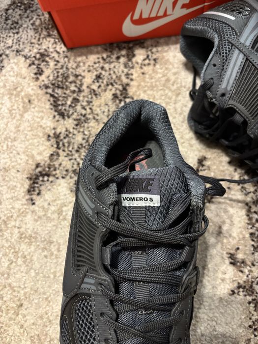 Nike Vomero 5 - marime 43