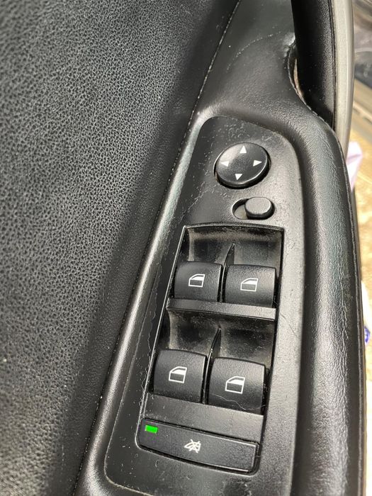 BMW-Seria 1 E87 Cel cu distributia in fata